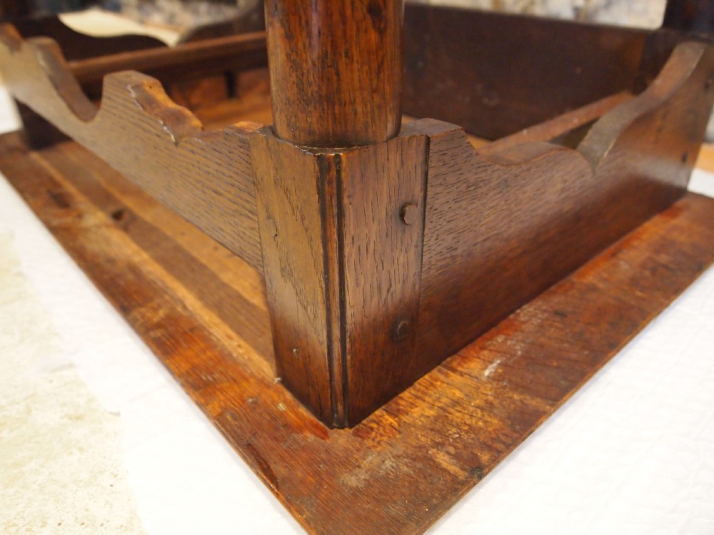 Table Lowboy charming George II Oak c1740 View XIII