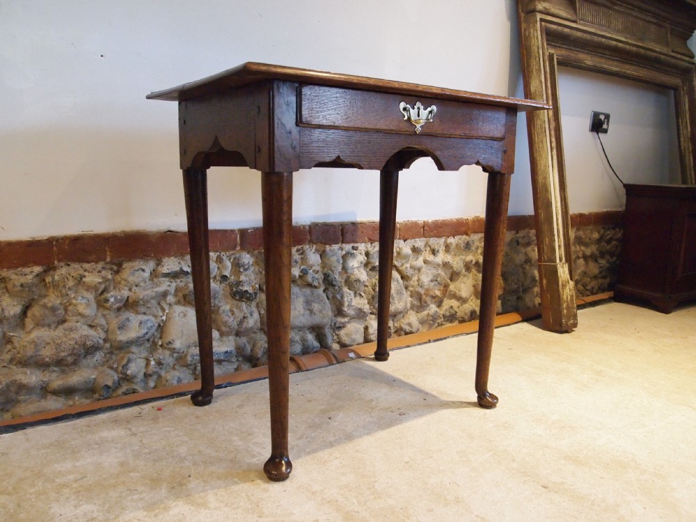 Table Lowboy charming George II Oak c1740 View XIV