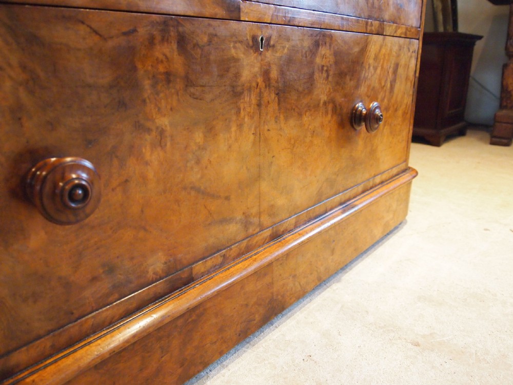 Chest of drawers finest Burr Walnut Victorian chest London c1860 View XIV