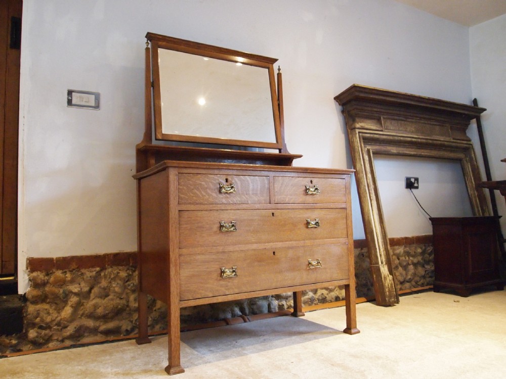 Dressing table Arts and Crafts Oak c1900 View VI
