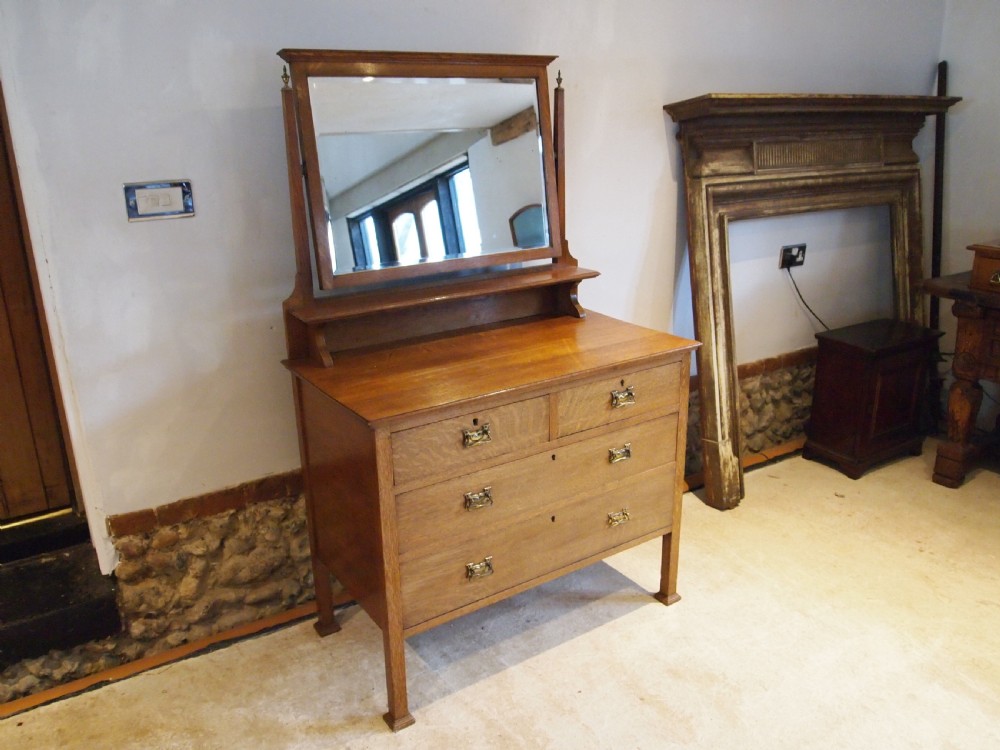 Dressing table Arts and Crafts Oak c1900 View X