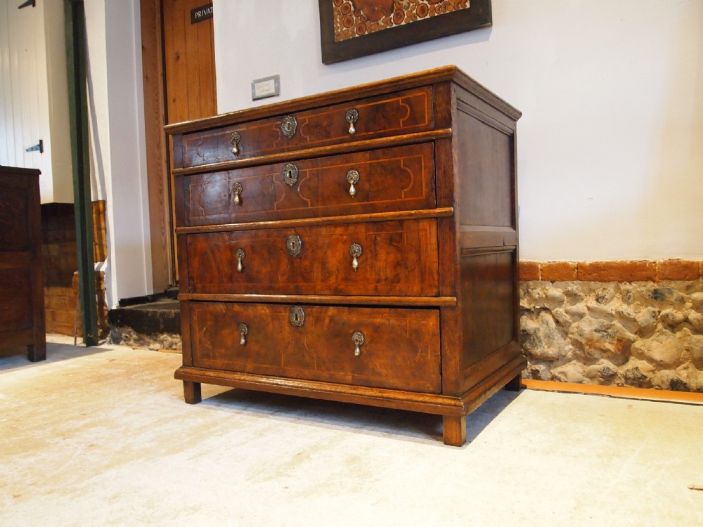 Chest of drawers V rare small William & Mary Oak and Walnut c1690