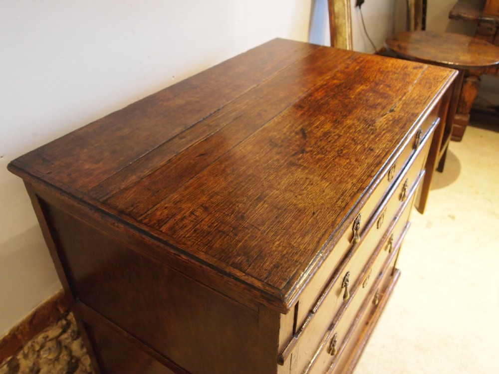 Chest of drawers V rare small William & Mary Oak and Walnut c1690 View IX
