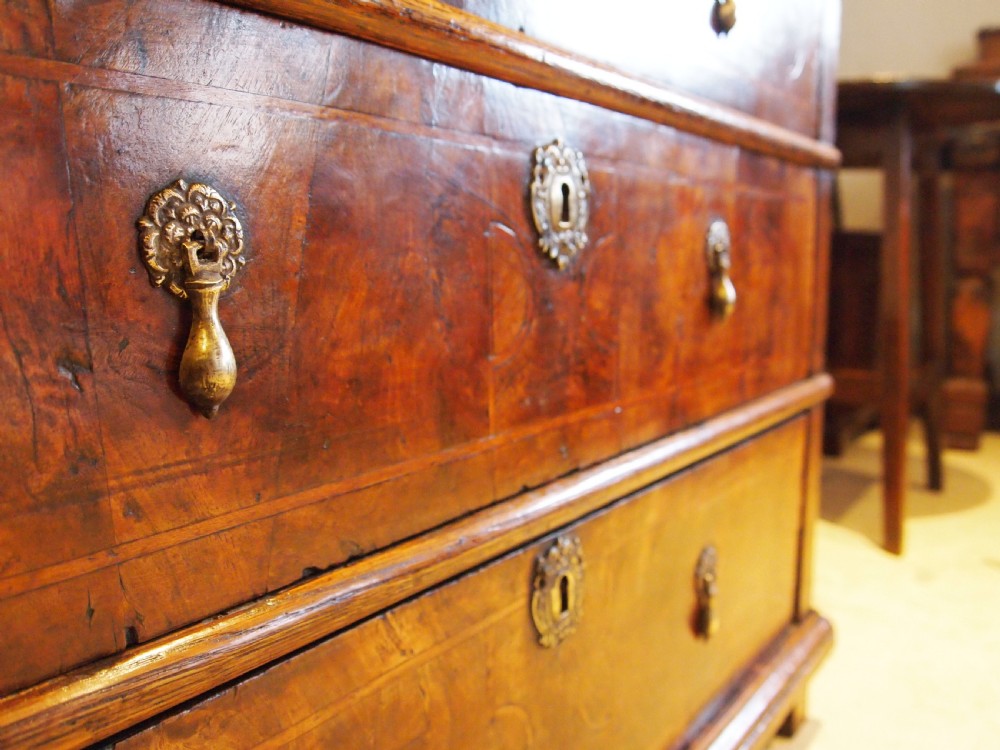 Chest of drawers V rare small William & Mary Oak and Walnut c1690 View X