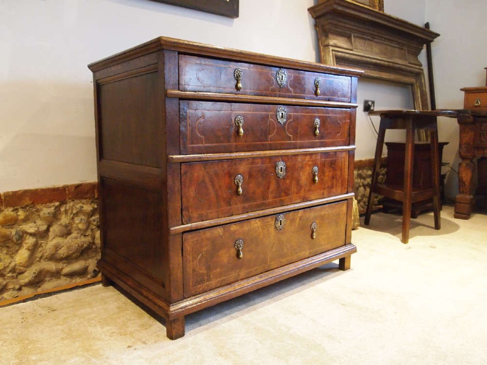 Chest of drawers V rare small William & Mary Oak and Walnut c1690 View XII