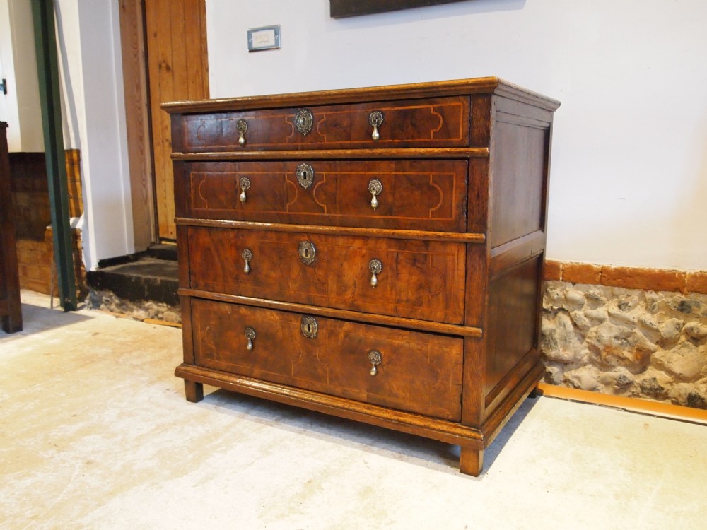 Chest of drawers V rare small William & Mary Oak and Walnut c1690 View XIV