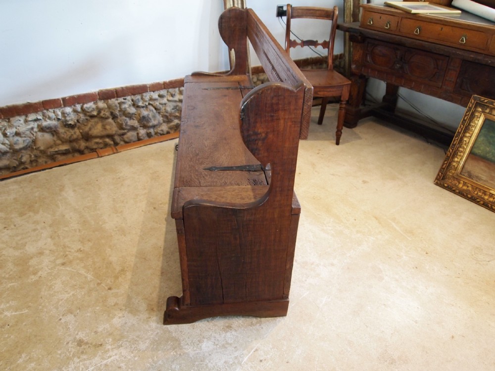Bench box settle outstanding French Oak c1720 View XI