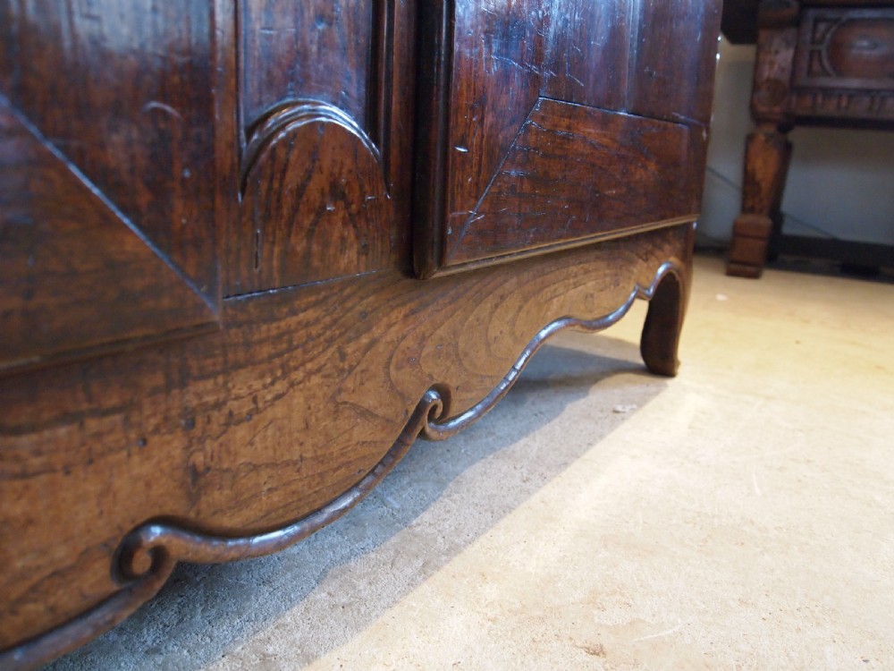 Dresser sideboard stunning French Oak c1740 View II