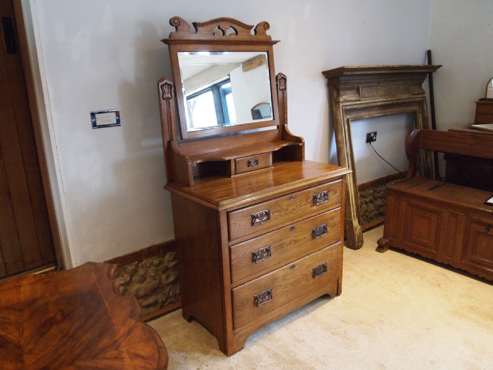 Dressing Chest of drawers Arts and Crafts Oak c1900