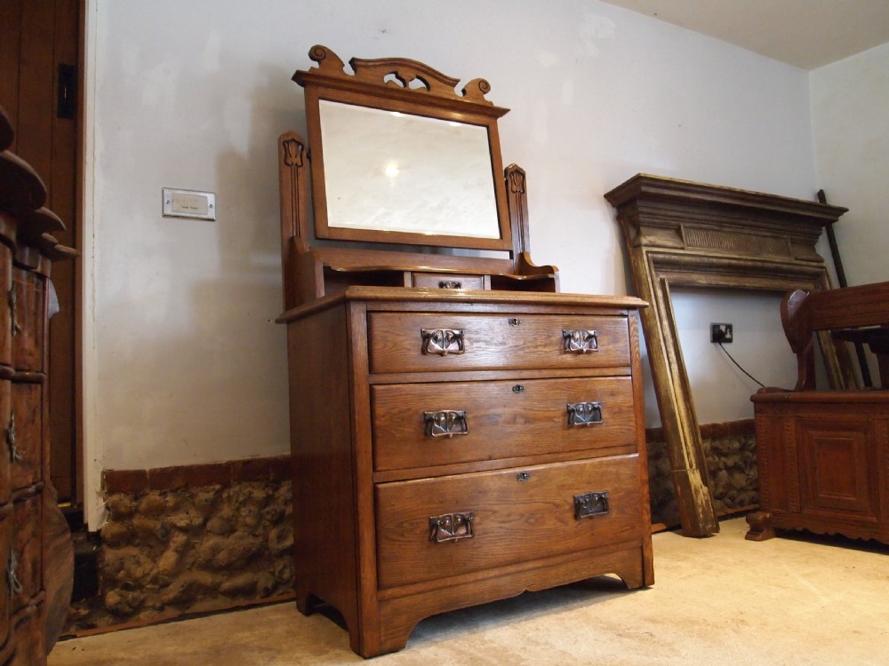 Dressing Chest of drawers Arts and Crafts Oak c1900 View IV
