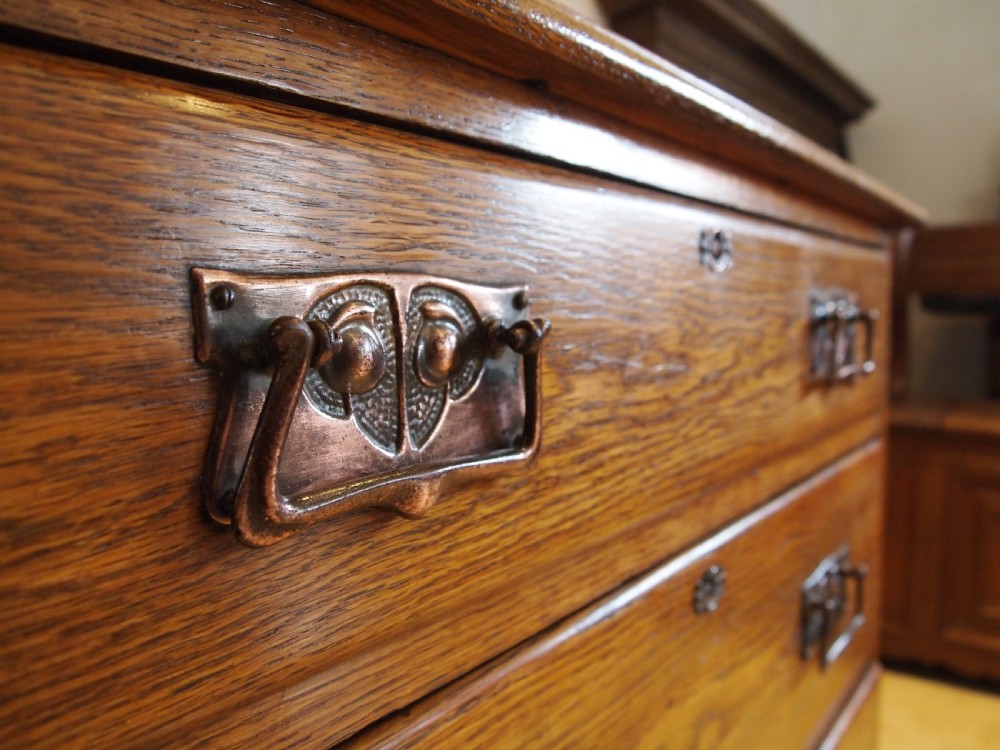 Dressing Chest of drawers Arts and Crafts Oak c1900 View V