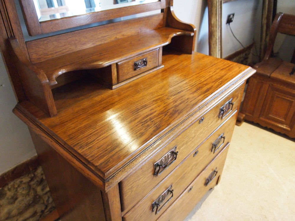 Dressing Chest of drawers Arts and Crafts Oak c1900 View VI