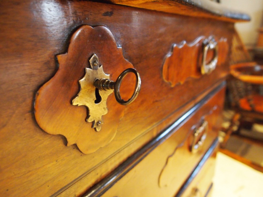 Chest of drawers fine French Walnut commode Louis XVII c1795 View XII