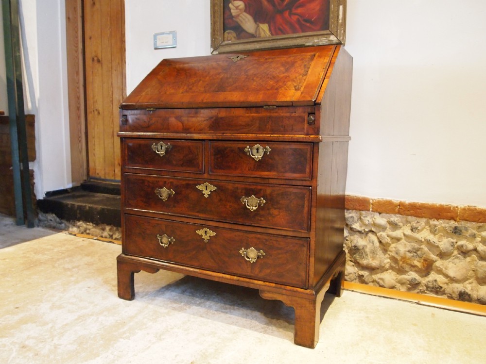 Bureau desk Small outstanding George II Walnut c1740