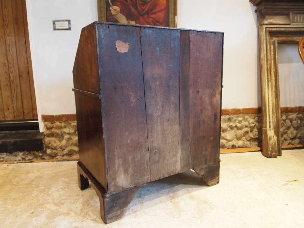 Bureau desk Small outstanding George II Walnut c1740 View XI