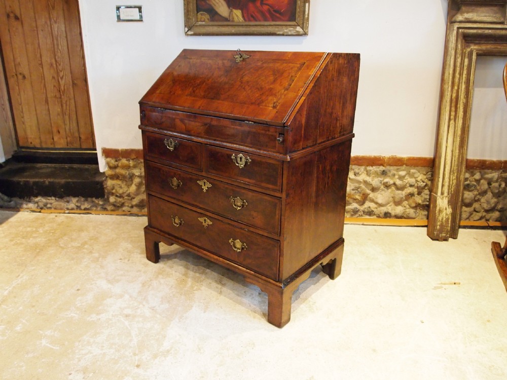 Bureau desk Small outstanding George II Walnut c1740 View XVII