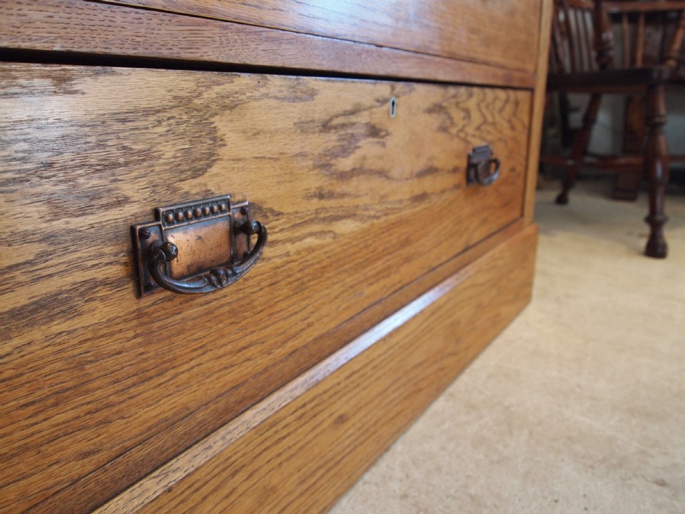 Chest of drawers rare Arts and Crafts Oak Harris Lebus c1900 View IX