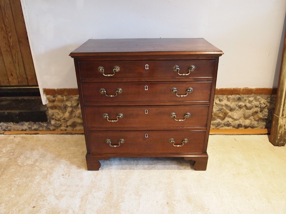 Chest of drawers small George III Bachelors Mahogany c1790 View VIII