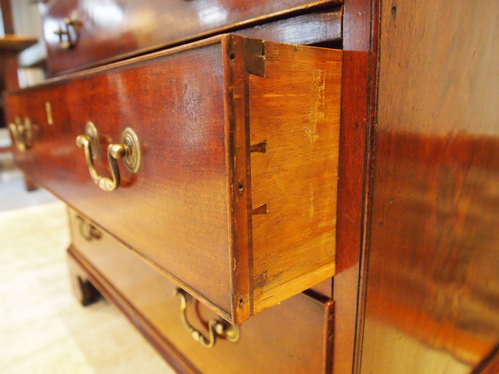 Chest of drawers small George III Bachelors Mahogany c1790 View XI