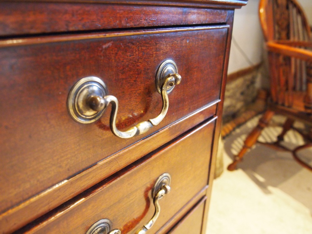 Chest of drawers small George III Bachelors Mahogany c1790 View XIV