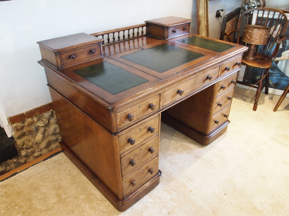 Desk stunning Victorian Oak twin pedestal c1860