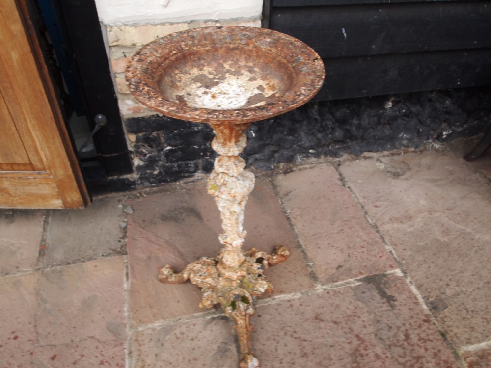 Stunning Victorian Cast iron bird bath very heavy c1880 View IV