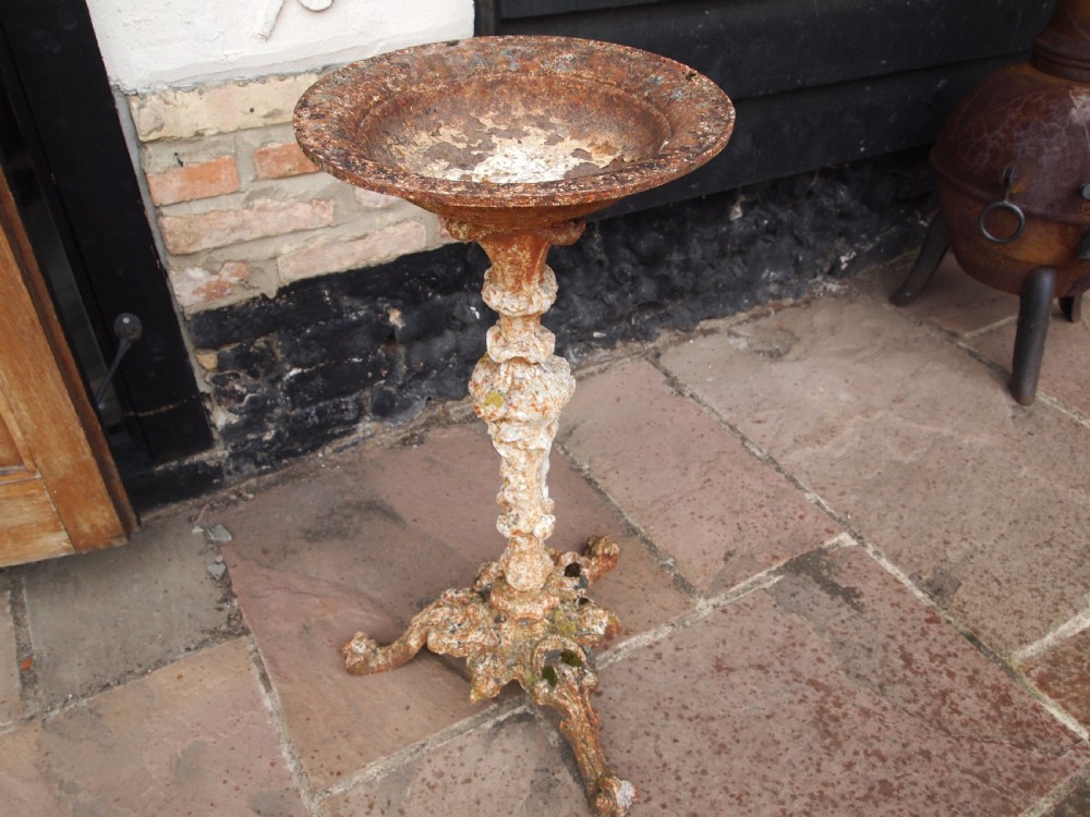 Stunning Victorian Cast iron bird bath very heavy c1880 View VI
