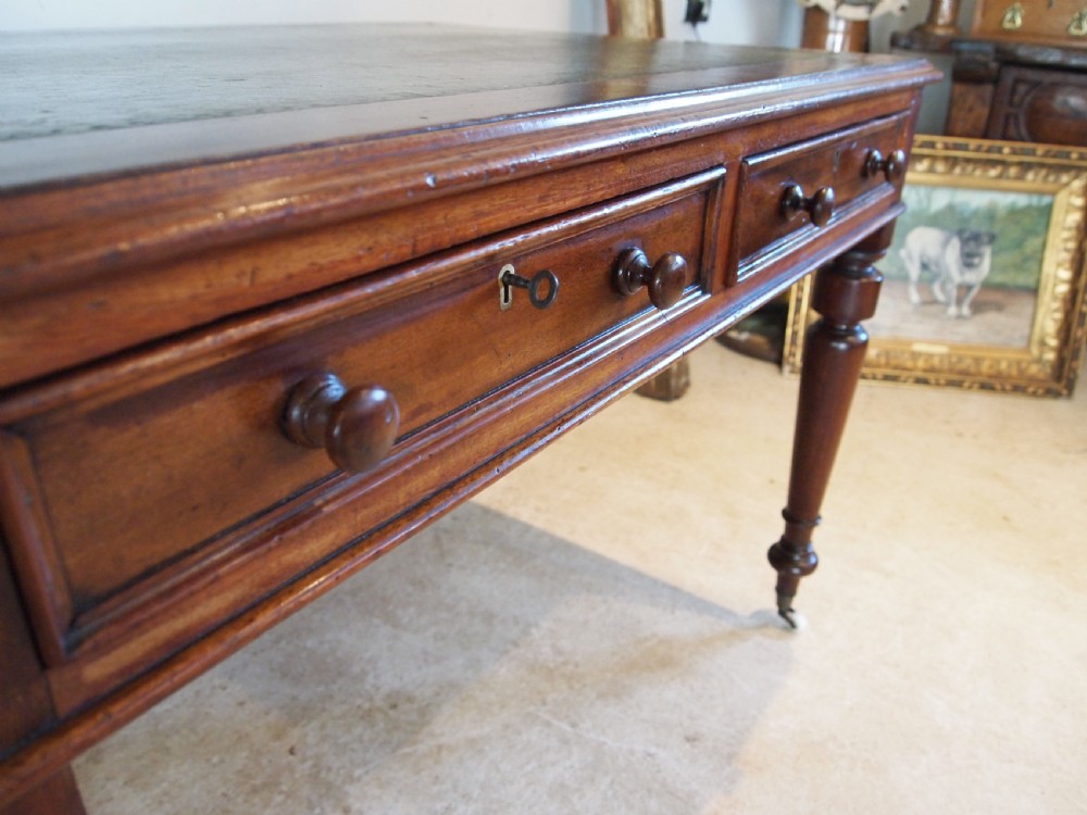 Desk fine Victorian Mahogany small size c1860 View IV