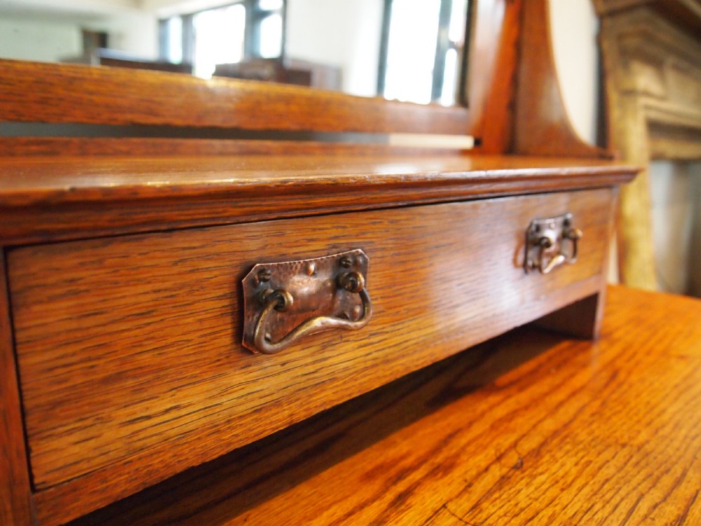 Dressing chest of drawers Arts and Crafts Oak by Harris Lebus c1900 View VIII