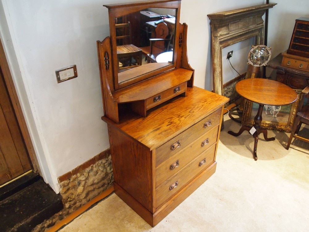 Dressing chest of drawers Arts and Crafts Oak by Harris Lebus c1900 View XI