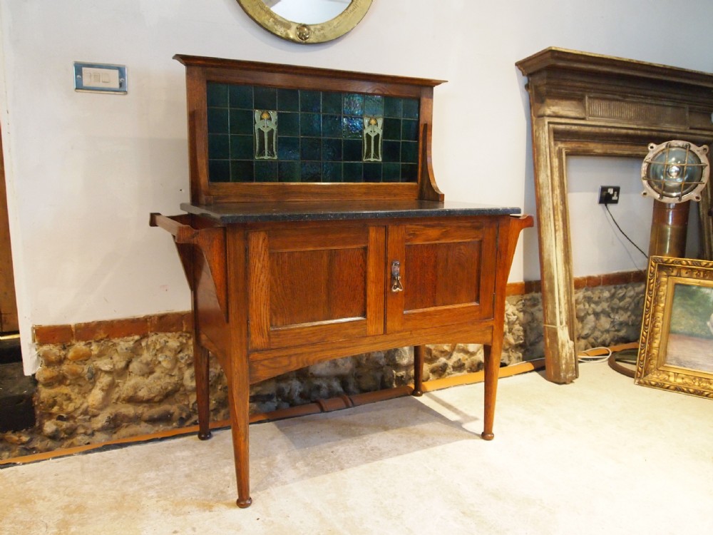 Dressing table or washstand Arts & Crafts Oak Liberty style c1900