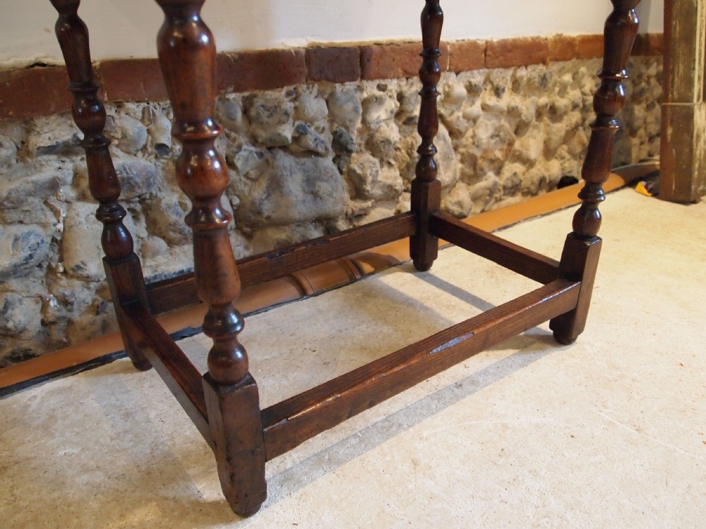 Table very rare stunning Burr Elm Queen Anne lowboy c1700 View VII