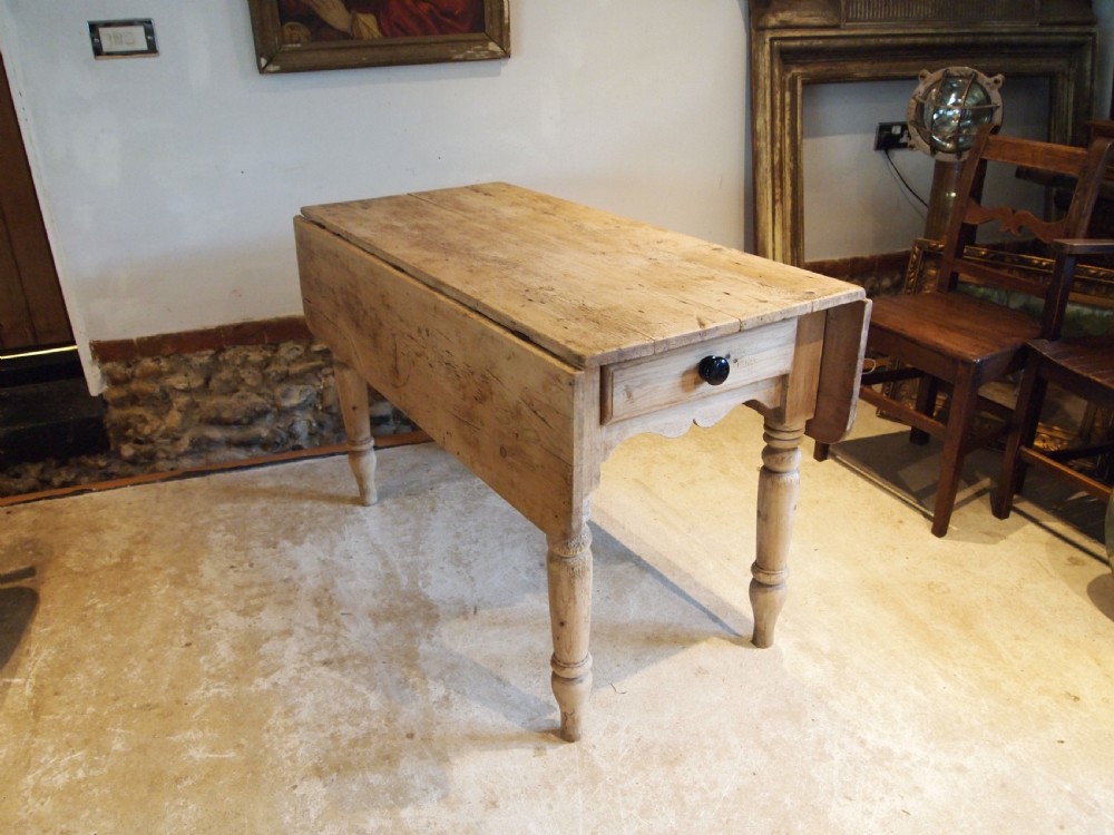 Table Victorian scrub top cottage dining table c1880 View II