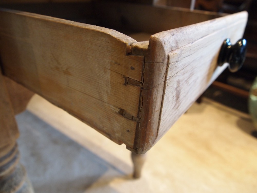 Table Victorian scrub top cottage dining table c1880 View III