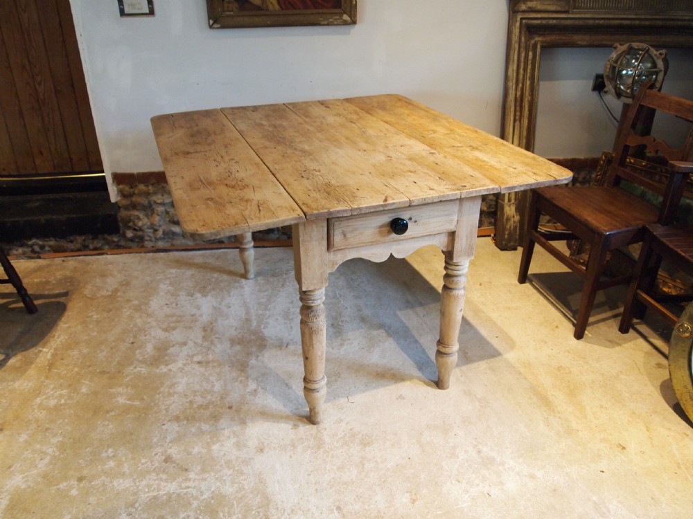 Table Victorian scrub top cottage dining table c1880 View VII