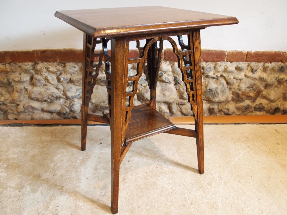 Table superb Arts and Crafts Oak hall lamp side c1900