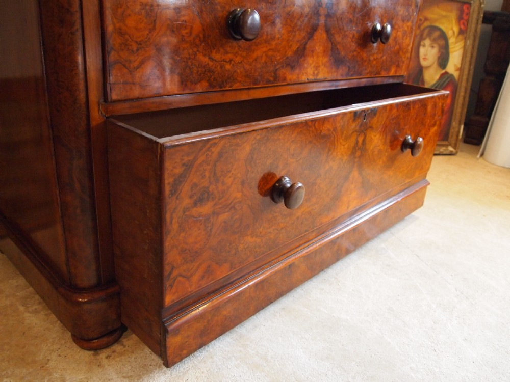 Chest of drawers fine quality Victorian Burr Walnut c1860 View V