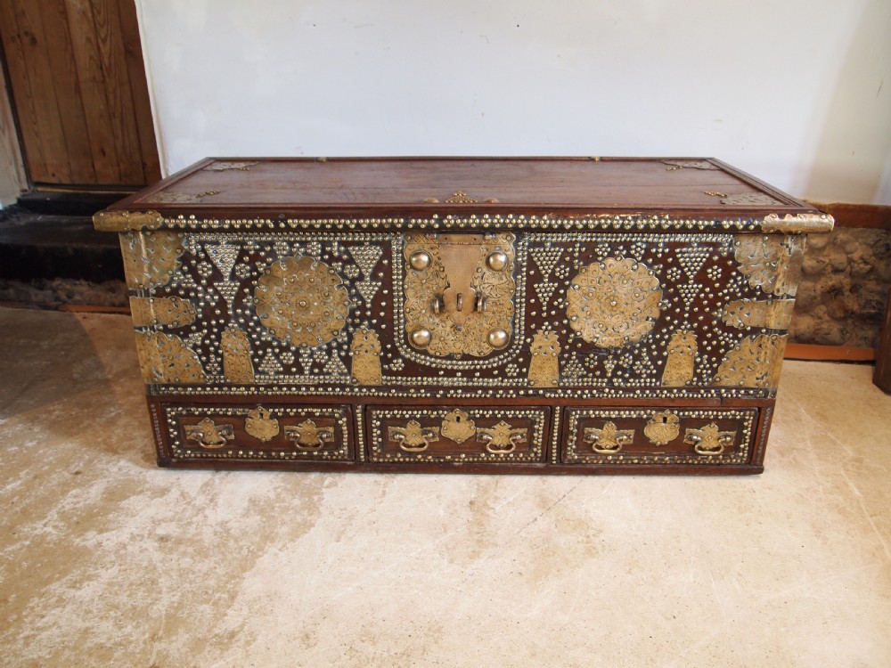 Chest trunk coffer Rare Zanzibar largest size c1870 View XIII