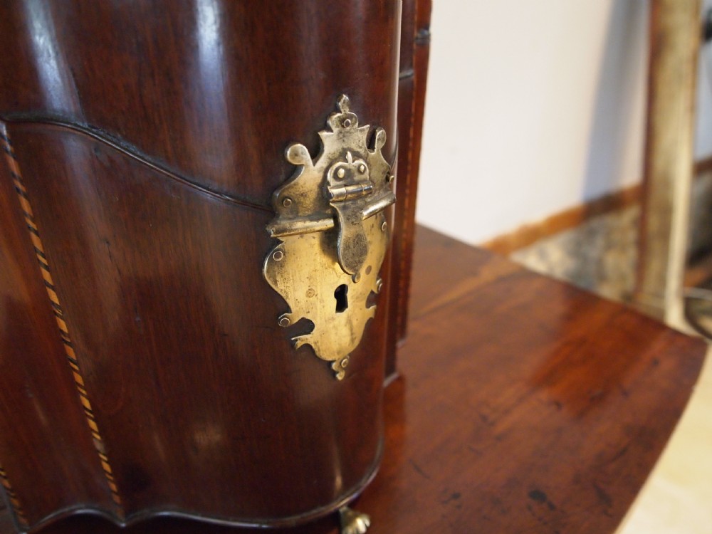 Knife box fine George III Mahogany original interior c1780 View IV
