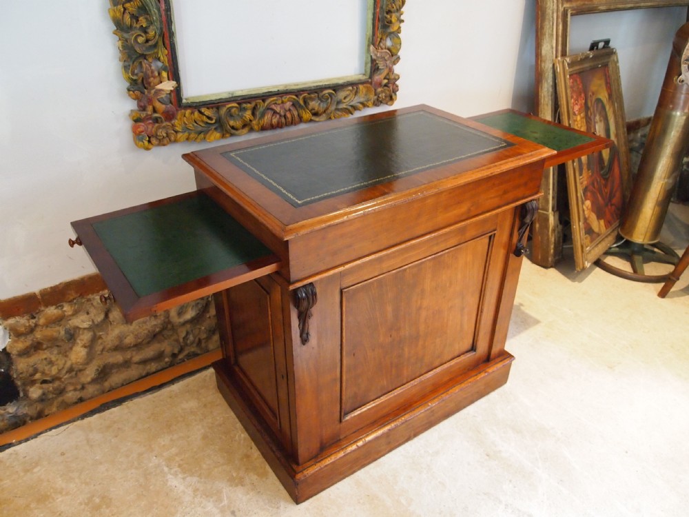 Desk wonderful compact early Victorian Mahogany c1840 View II