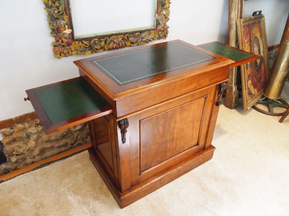 Desk wonderful compact early Victorian Mahogany c1840 View III