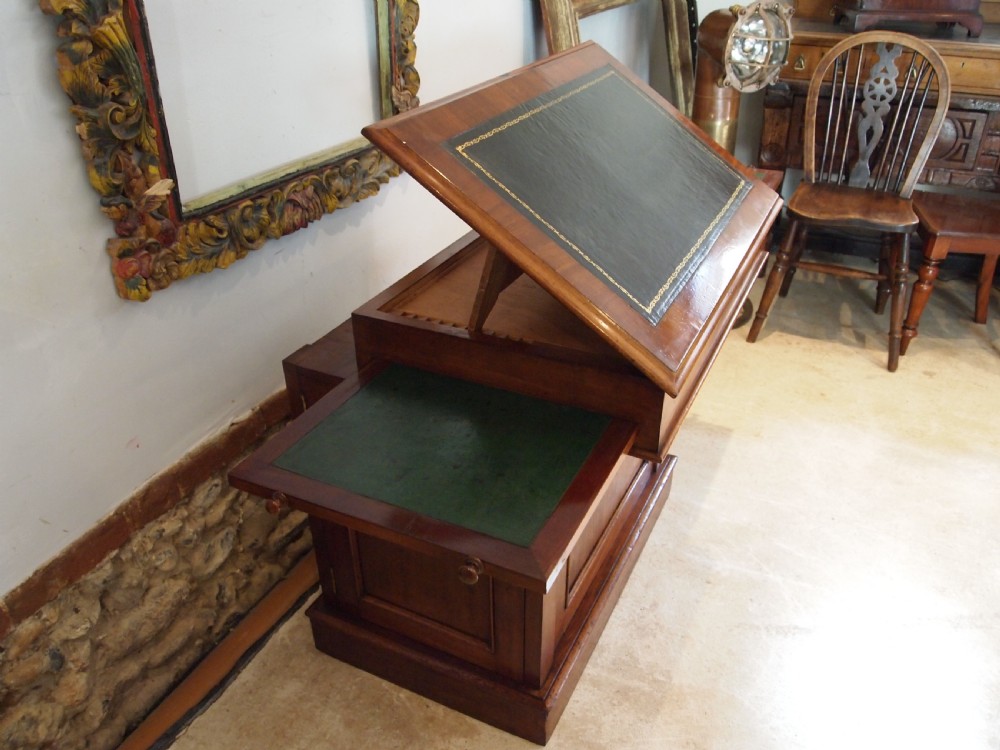 Desk wonderful compact early Victorian Mahogany c1840 View VI
