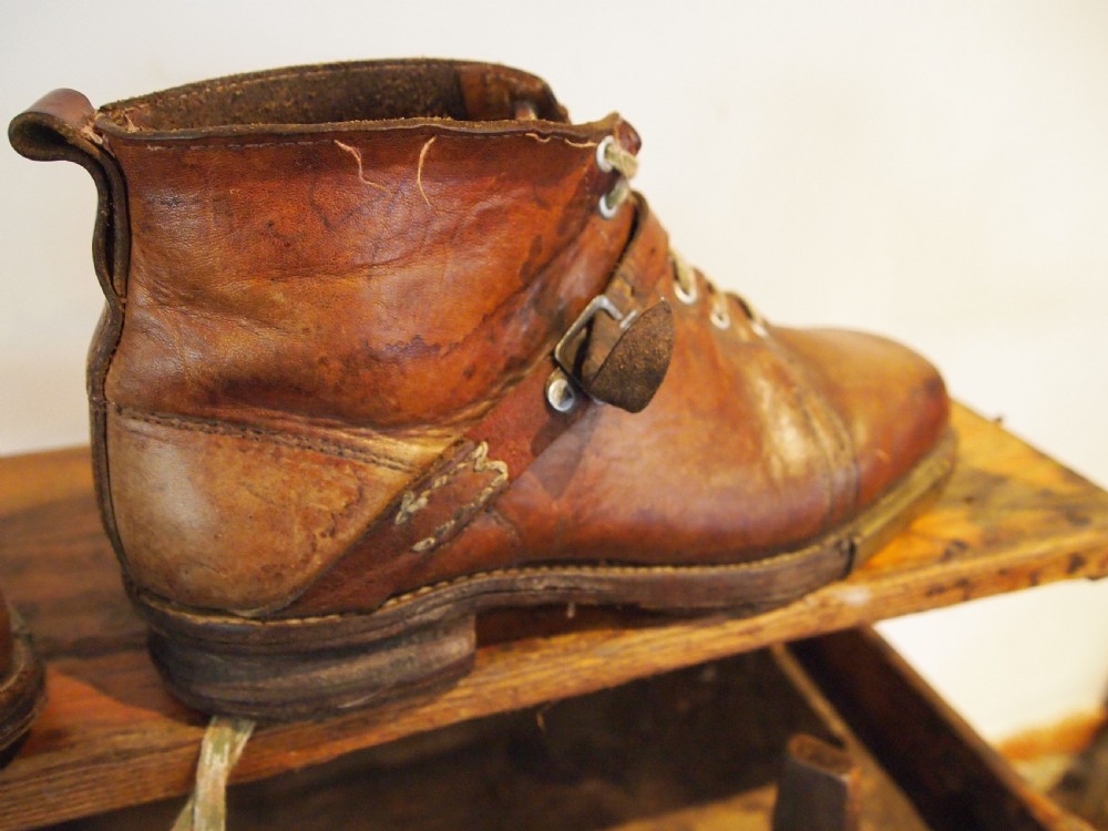 Table rare Victorian cobblers bench lamp table lasts and boots c1890 View X