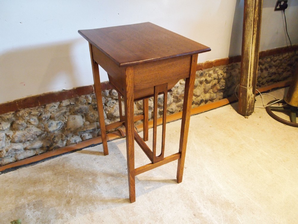 Table rare Arts and Crafts Oak work side lamp hall c1910 View VII