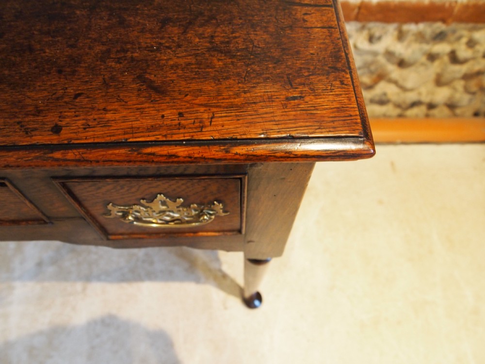 Table superb lowboy George III Oak c1770 View II