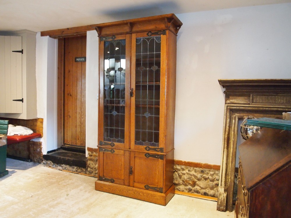 Bookcase display Arts & Crafts Oak c1900 View II