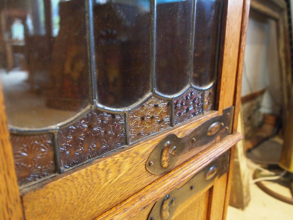 Bookcase display Arts & Crafts Oak c1900 View V