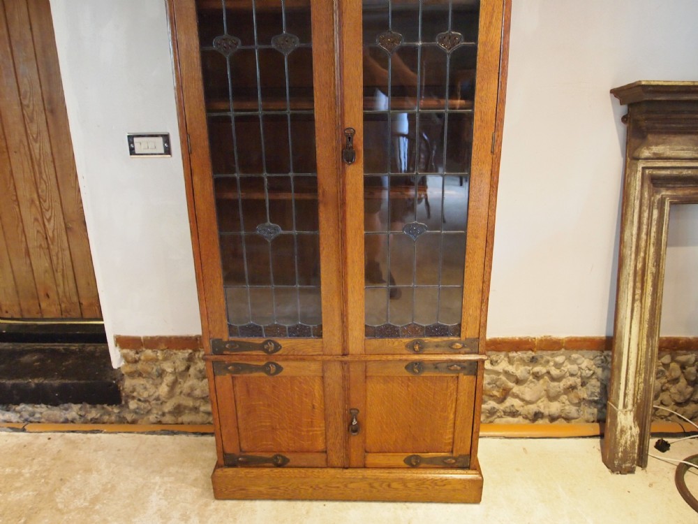 Bookcase display Arts & Crafts Oak c1900 View XIII