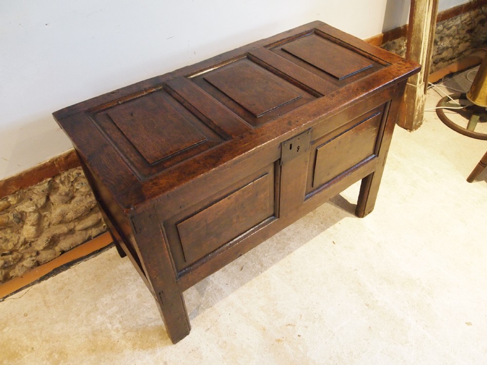 Coffer Welsh Oak chest trunk blanket box Queen Anne c1700 View VIII
