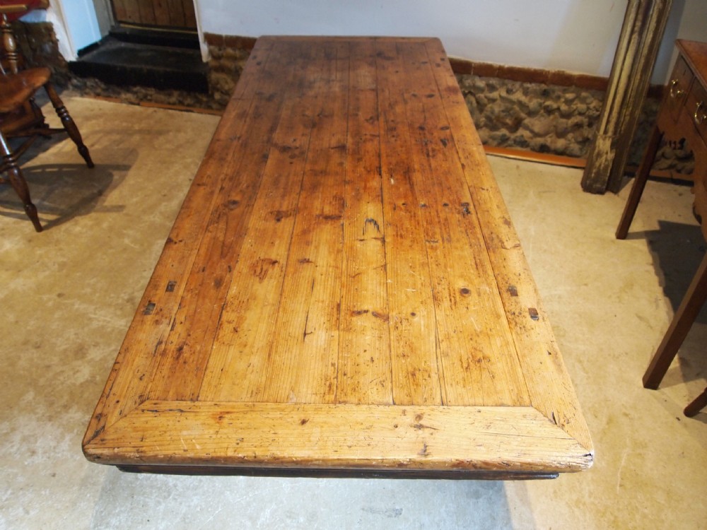 Table coffee table or low table Victorian Pine c1880 View III